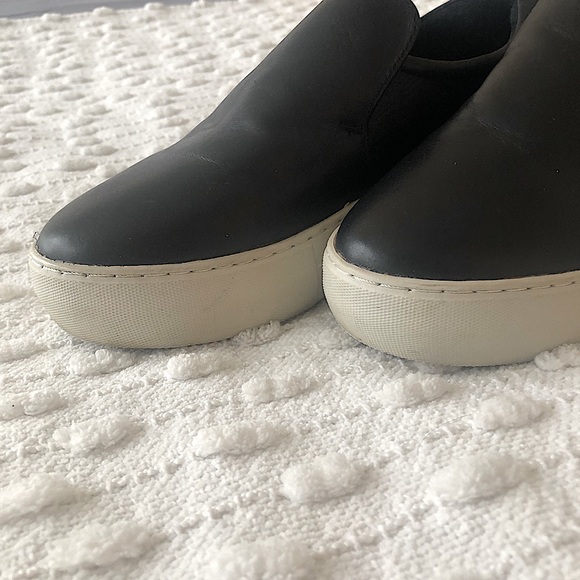 J/Slides Women’s Leather Slip On Sneaker - Picture 8 of 10